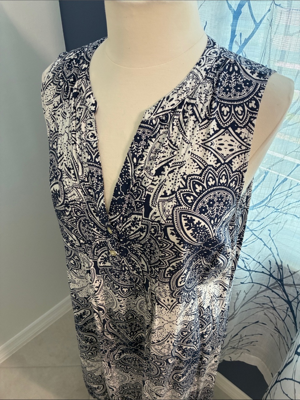 Old Navy Navy and White Paisley Sleeveless Tunic Dress - Picture 2 of 6